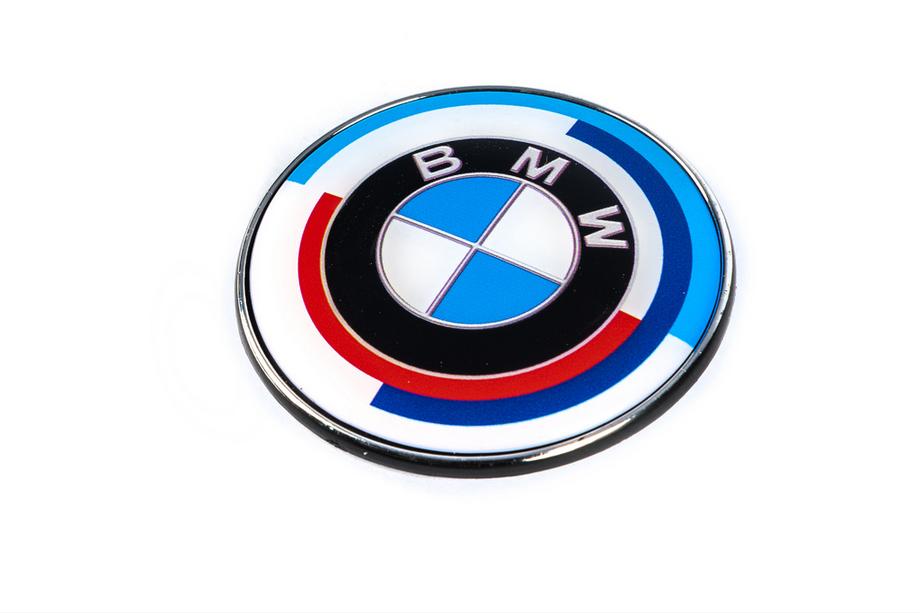 BMW 5-serie E39 1996–2003 Jubileumsemblem 78 mm (bak) Image