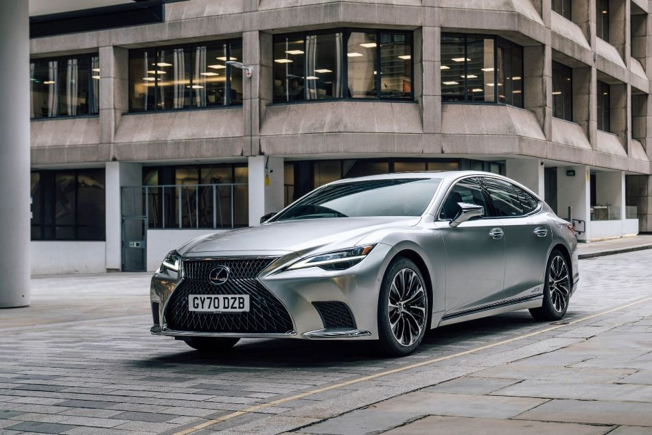 Lexus LS: test av uppdaterade femte generationens sedan