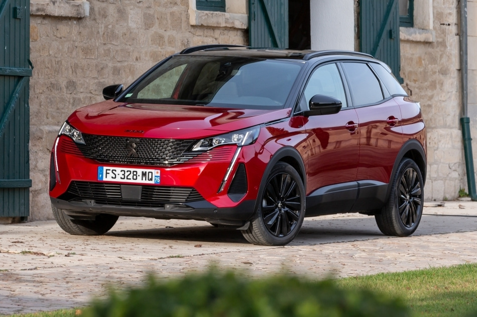 Test av uppdaterade Peugeot 3008 i andra generationen