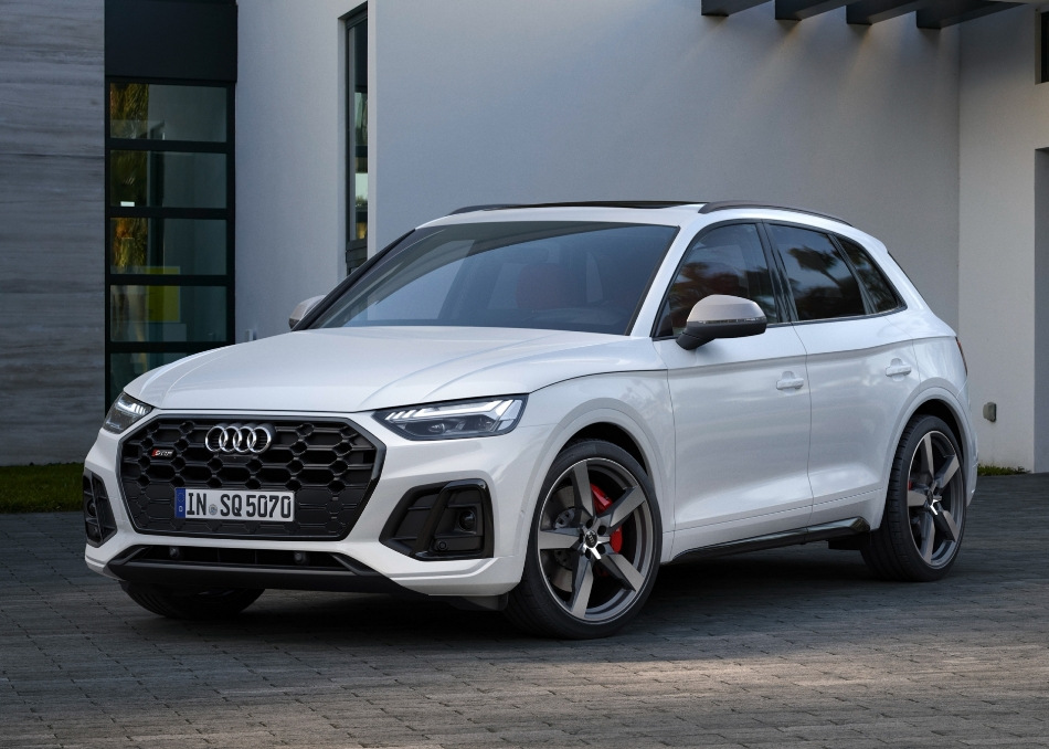 Test av den uppdaterade sportiga crossovern Audi SQ5