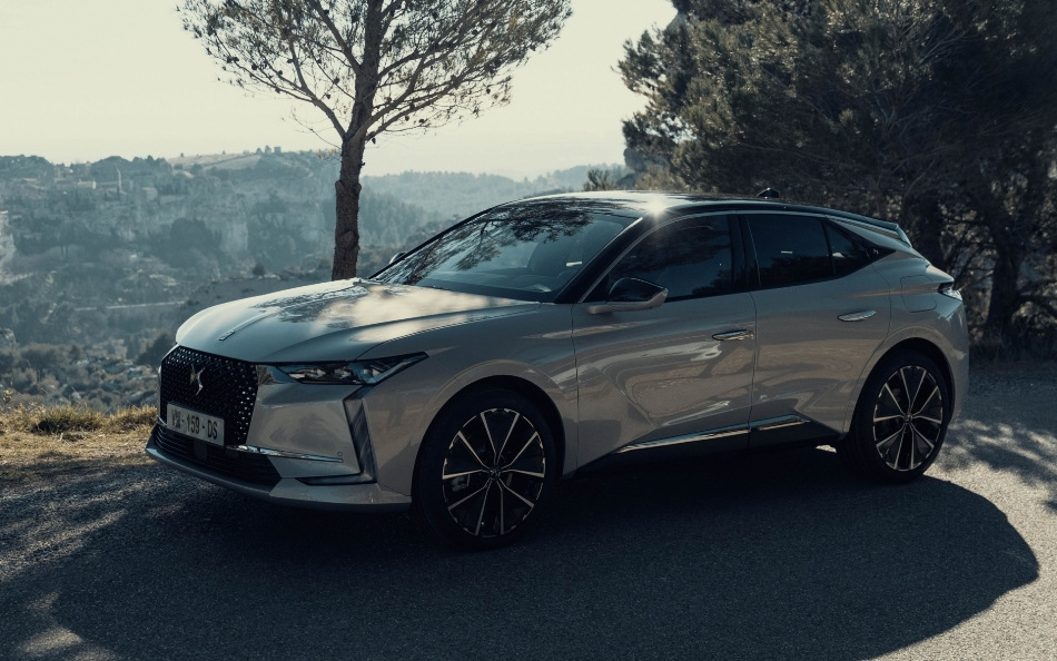 DS 4 i andra generationen: stilren och praktisk crossover-hatch