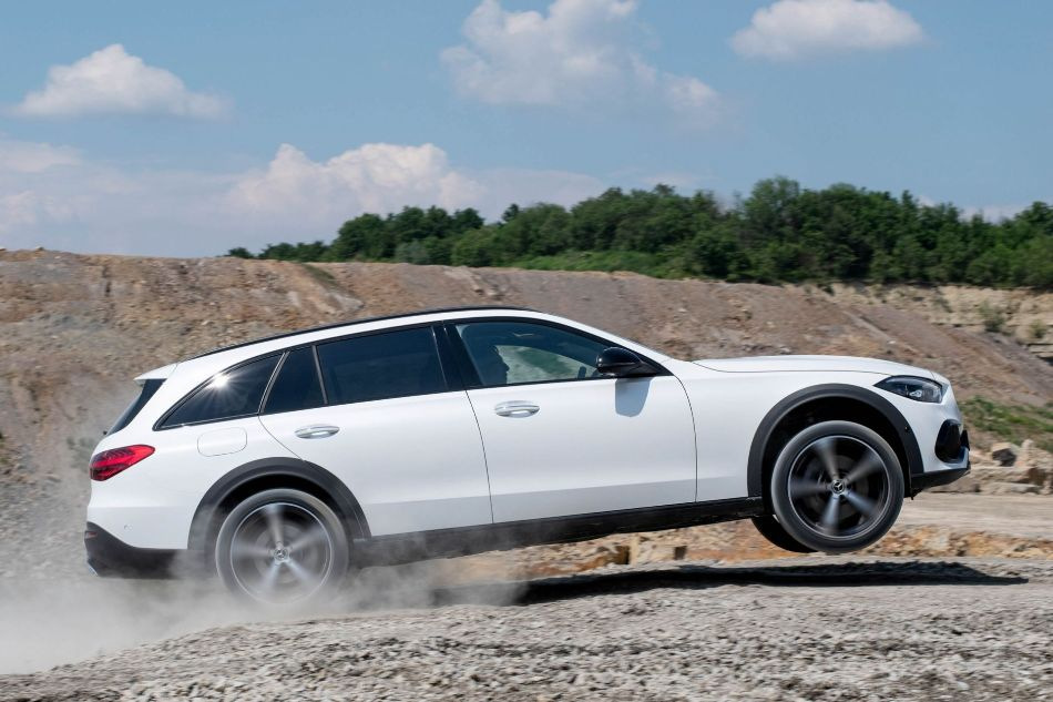 Mercedes-Benz C-Class All-Terrain: test av den höjda kombimodellen