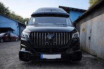 Mercedes Sprinter W907/W910 2018– Främre stötfångare med grill V2 (AMG) foto 1