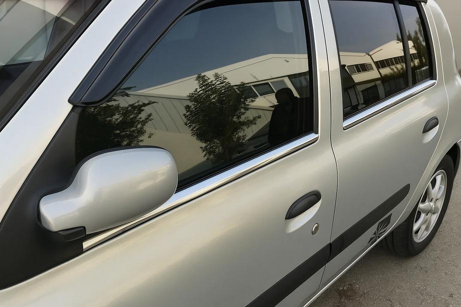 Renault Clio II 1998–2005 Yttre fönsterlister (HB, 4 st, rostfritt) Foto 2