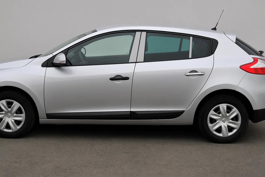 Renault Megane III 2009–2016 Dörrstolpskåpor i rostfritt stål Image