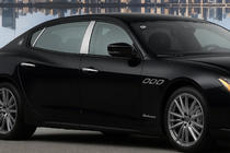 Maserati Quattroporte 2013–2023 Dörrstolpslister i rostfritt stål (4 st) foto 1