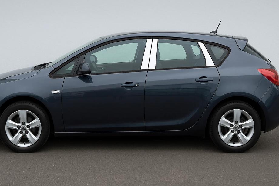 Opel Astra J 2009–2015 Kromade täckkåpor för dörrstolpar (HB/SD) (6 st, rostfritt stål) Foto 1