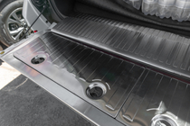 Toyota Land Cruiser 200 2007–2021 Sats bagageutrymmesinsatser (rostfritt stål) foto 2