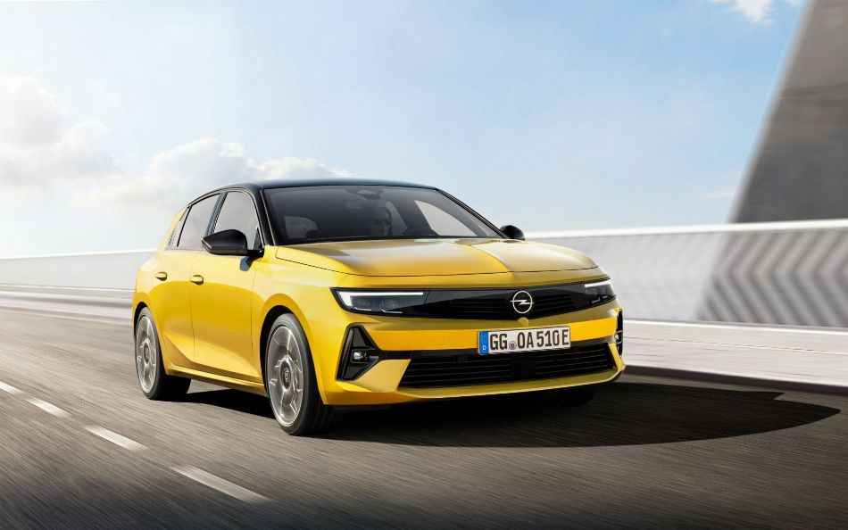 Test av den kompakta halvkombin Opel Astra i sjätte generationen