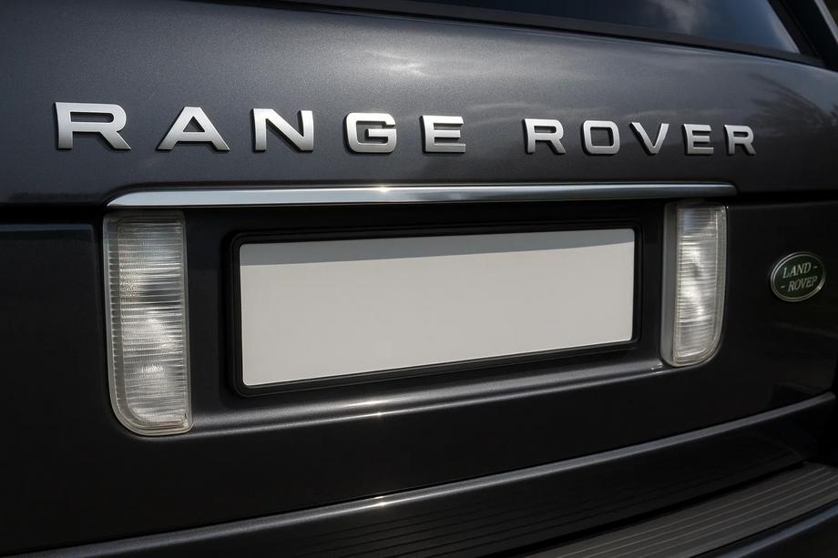 Range Rover III L322 2002–2012 Kromlist ovanför registreringsskylt (Carmos, rostfritt stål) Image