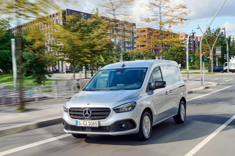 Test av den kompakta stadstransportbilen Mercedes-Benz Citan Furgon
