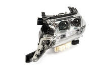 Toyota Land Cruiser 200 2007–2021 Vänster strålkastare fram 2016+ (Original) foto 4