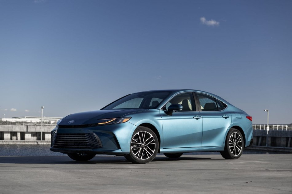 Toyota Camry 9:e generationen: komfort och teknik på ny nivå