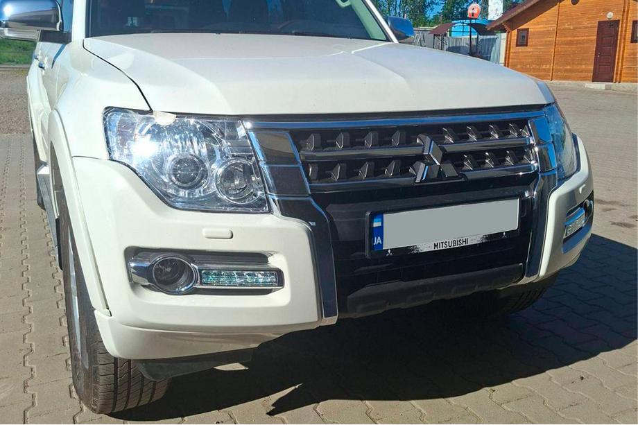 Mitsubishi Pajero Wagon IV 2006–2021 OEM-framstrålkastare (2 st) Image