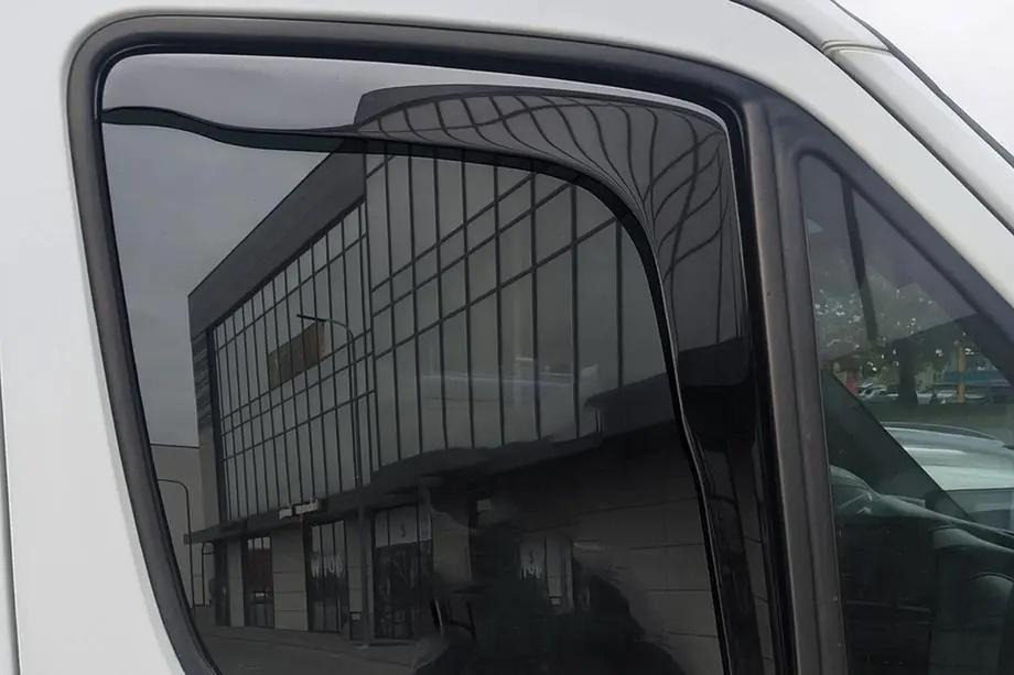Mercedes Sprinter W906 2006–2018 Vindavvisare fönster, insticksmodell Niken Luxury (2 st) Image
