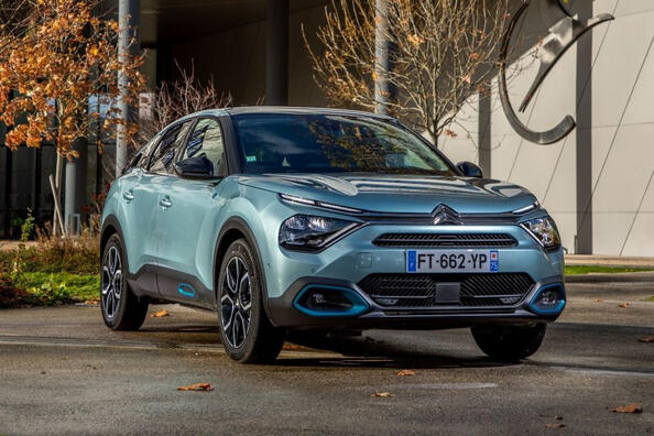 Test: elektriska crossover-halvkombin Citroen e-C4