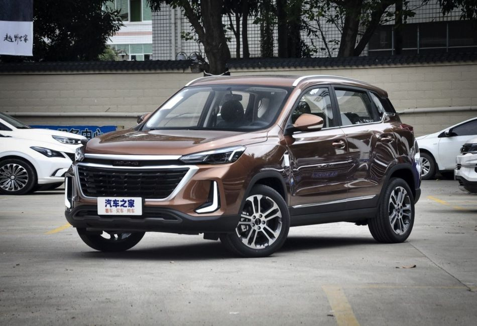 BAIC X3 i andra generationen: kompakt och stilren crossover