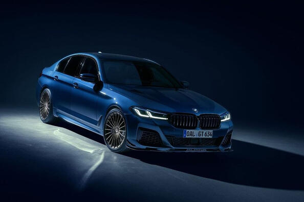 Test av den högpresterande sedanen Alpina B5