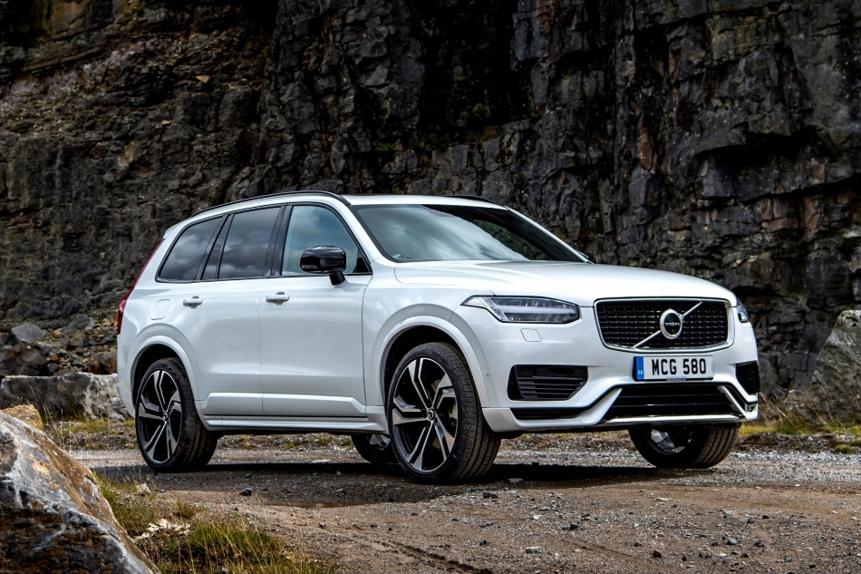 Volvo XC90: test av den uppdaterade SUV:en i andra generationen