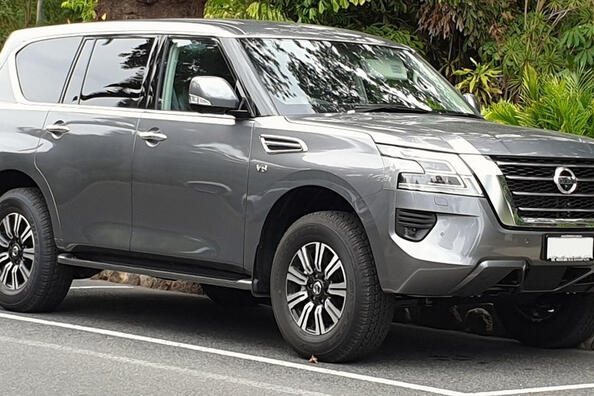 Nissan Patrol Y62: test av den legendariska SUV:en i 6:e generationen