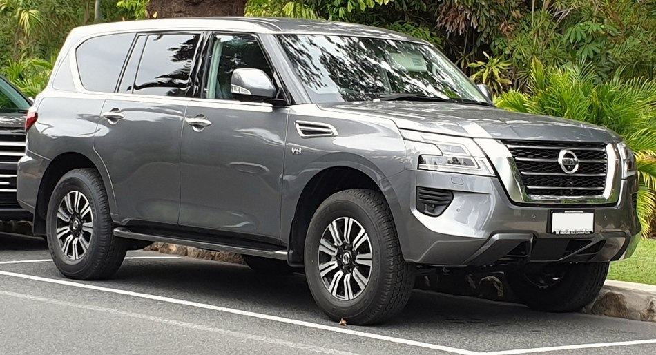 Nissan Patrol Y62: test av den legendariska SUV:en i 6:e generationen