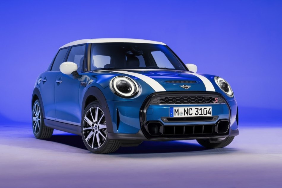 MINI Hatchback 5D: test av den kompakta halvkombin i tredje generationen