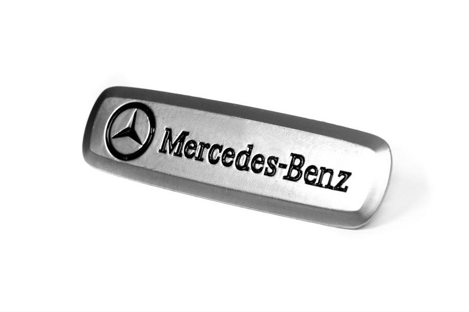 Mercedes-Benz Mercedes aluminiumemblem för bilmattor (1 st) Foto 2