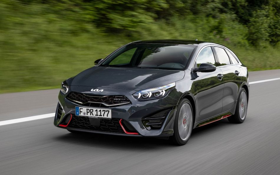 Test av uppdaterade sportkombin KIA ProCeed GT