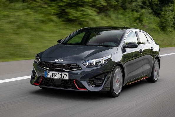 Test av uppdaterade sportkombin KIA ProCeed GT