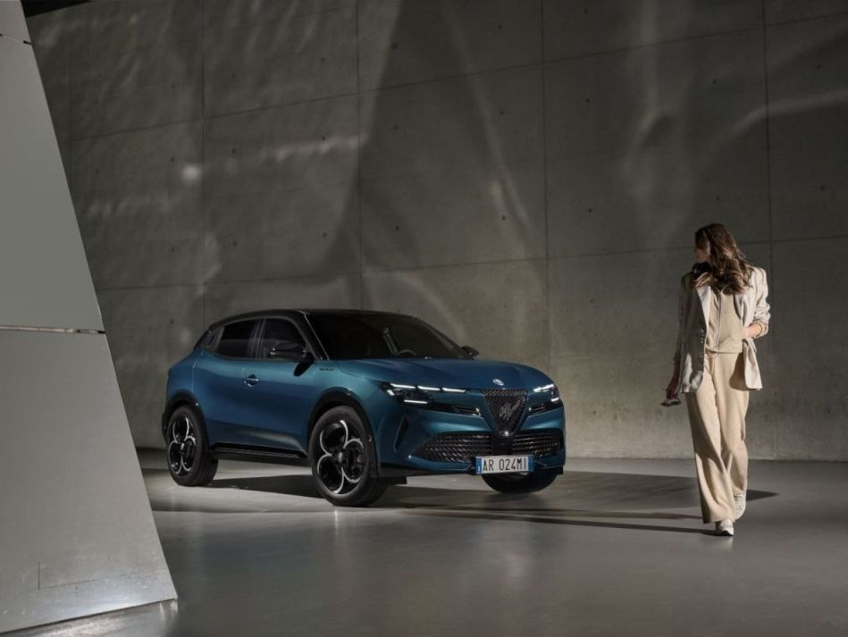 Test av crossovern Alfa Romeo Junior 2024