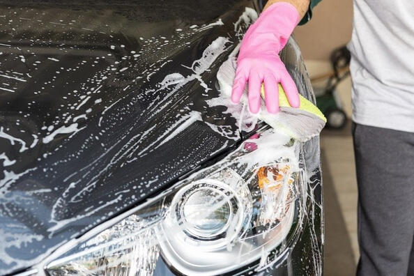 Välj bilschampo: tvätta bilen på rätt sätt