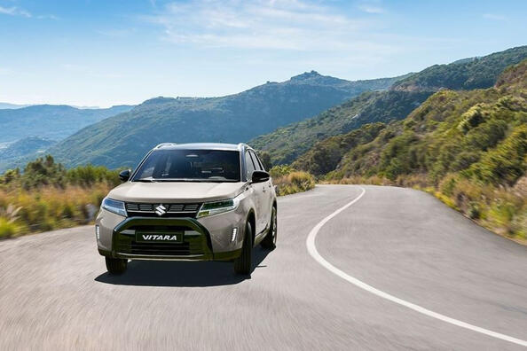 Uppdaterad Suzuki Vitara 2024: test av den kompakta crossovern