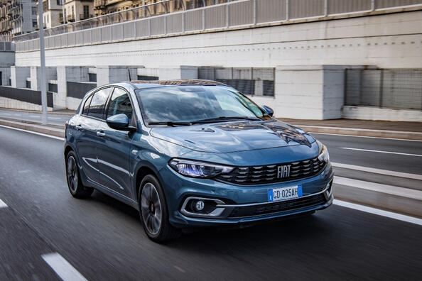 Fiat Tipo Hatchback: test av en budget-hatchback