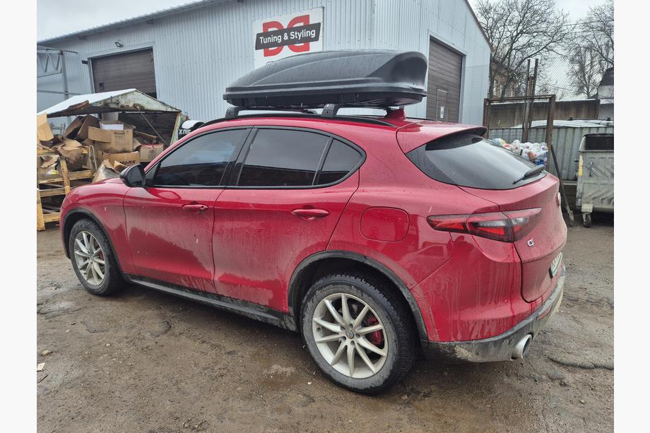 Niken takbox svart (450 l) Foto 3