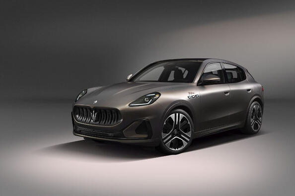 Test av den elektriska prestandacrossovern Maserati Grecale Folgore