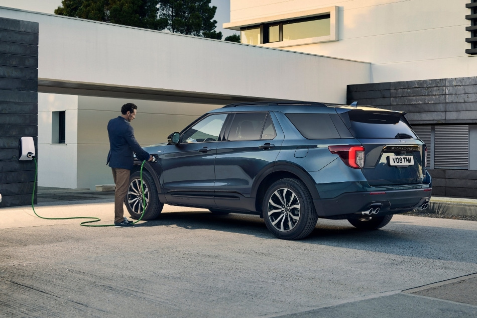 Ford Explorer Hybrid: ekonomisk kompromiss bland stora SUV:ar