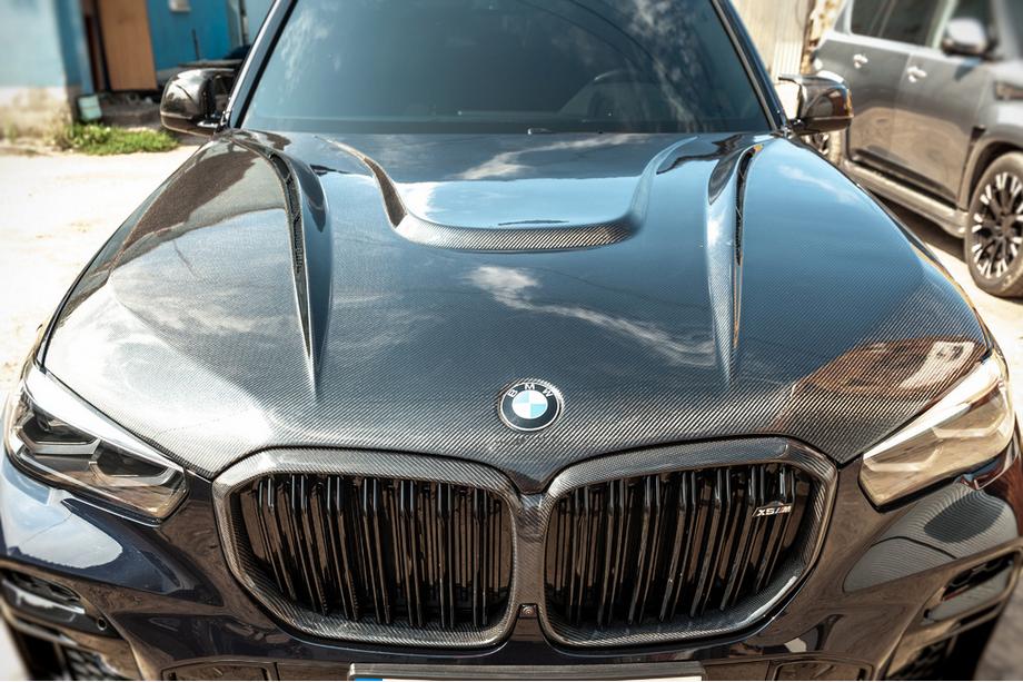 BMW X5 G05 2019–2026 Kolfiberhuv V1 (G05/F95) Foto 2