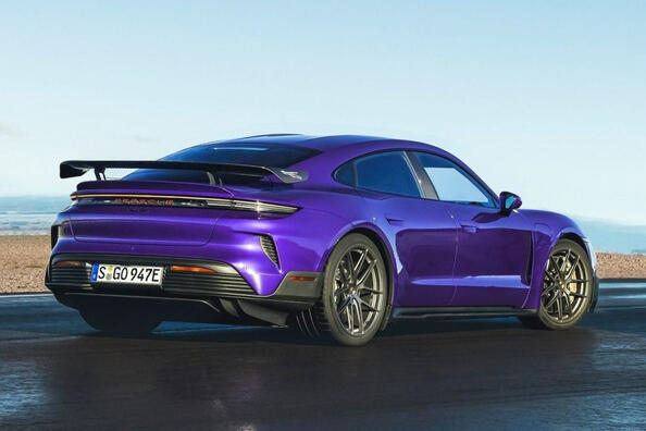 Uppdaterade Porsche Taycan 2024: snabb, lång räckvidd och ännu mer förfinad Foto 3