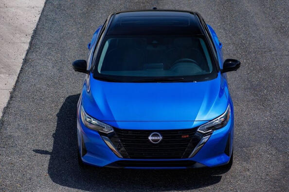 Nissan Sentra 2023: mellanklassedan med uppdaterat utseende