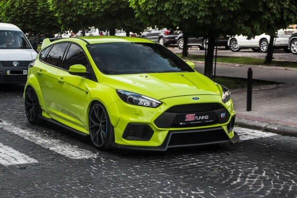 Vad är skillnaden mellan styling och tuning?