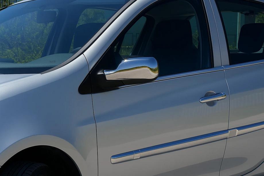 Renault Clio III 2005–2012 Yttre kromlister runt rutorna (4 st, rostfritt stål) Carmos – turkiskt rostfritt stål Image