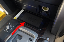Toyota Land Cruiser 200 2007–2021 Sats för trådlös telefonladdning (2007-2015) foto 2