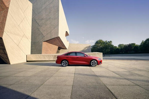 Uppdaterade Audi A3 Sedan 2024: utveckling av design och teknik Foto 4