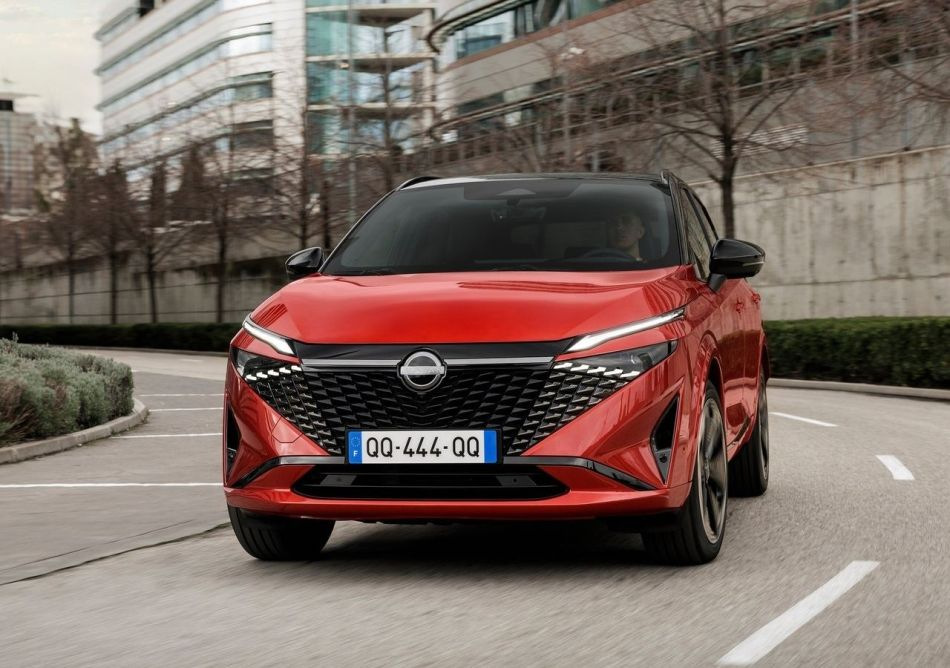Test av Nissan Qashqai 2024: uppdaterad crossover för stad och resor