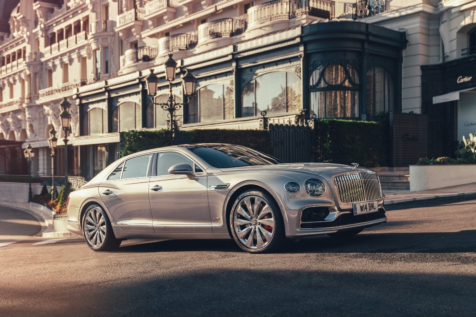 Bentley Flying Spur: lyxsedan som förenar tradition och teknik