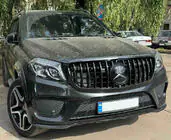 Mercedes GL/GLS-klass X166 2012–2019 Främre emblem under glas, svart ram A0008880111 (för GLS) foto 1