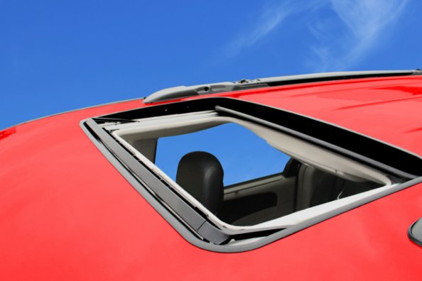 Kan du själv montera en taklucka i bilen?
