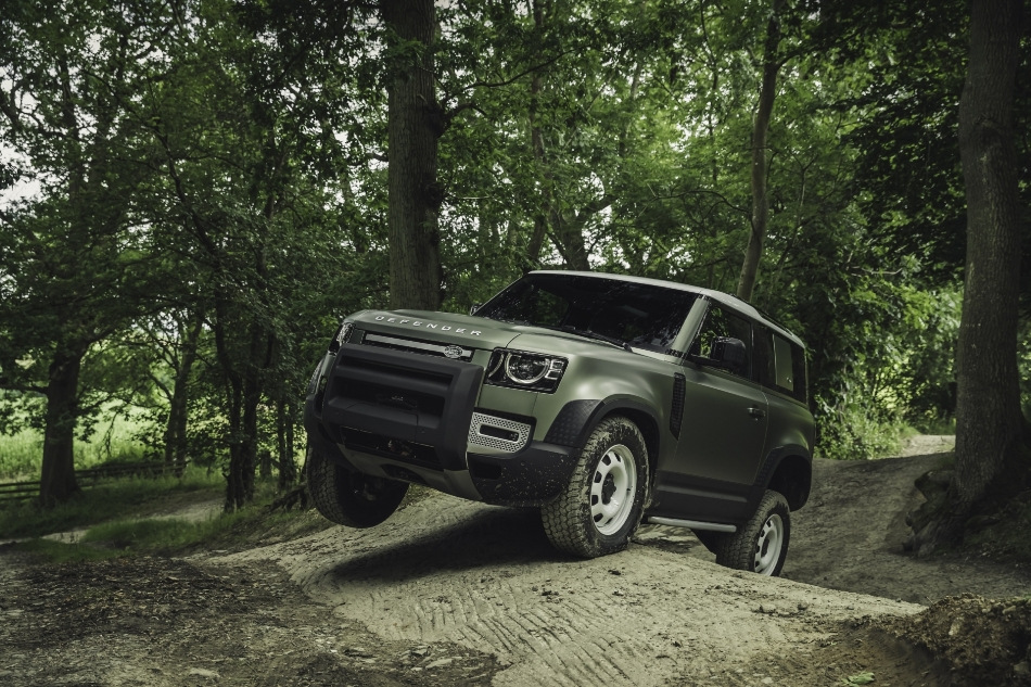 Land Rover Defender 90: test av tredörrars SUV