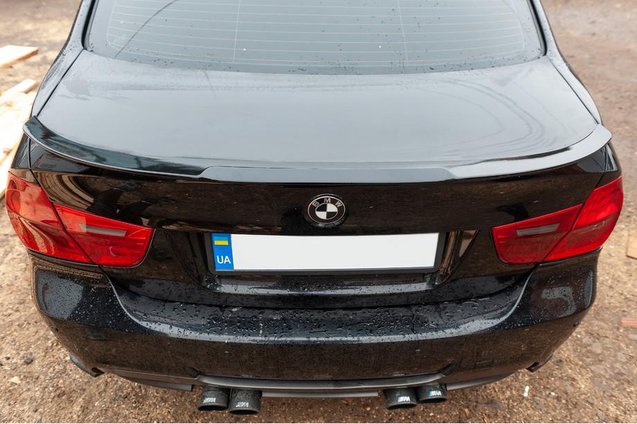 BMW 3-serie E90/E91 2005–2011 M4-Style spoiler (för E90, för lackering) Foto 6