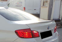 BMW 5-serien F10/F11 2010–2016 MP-Style bakspoiler (för F10, blanksvart) foto 6